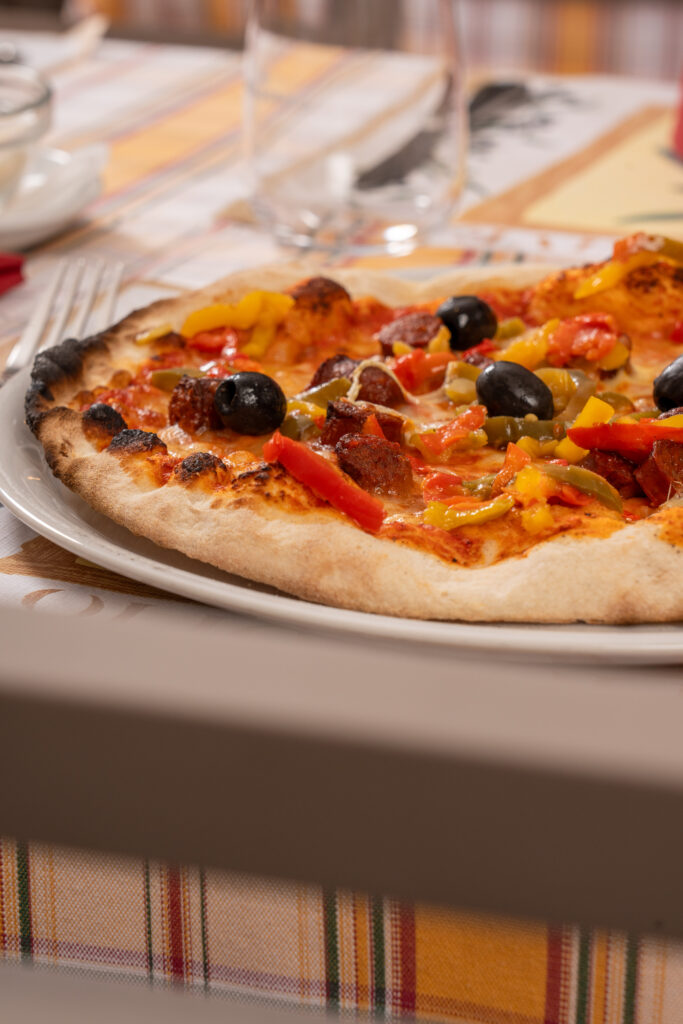 Pizza italienne garnie